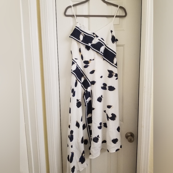 Banana Republic Asymmetrical - Picture 4 of 4